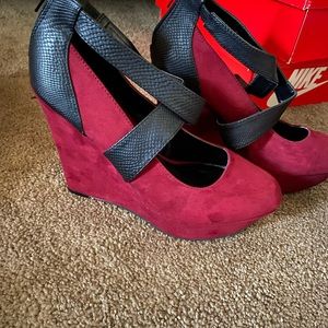 CLOSET CLEANUP: Maroon Wedge Heels S:10